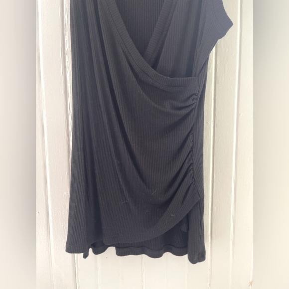 Wantable low V neck, ribbed tank - Picture 3 of 3